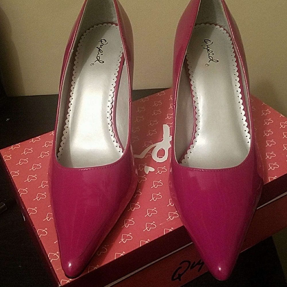 Shoes - Picture 2 of 3